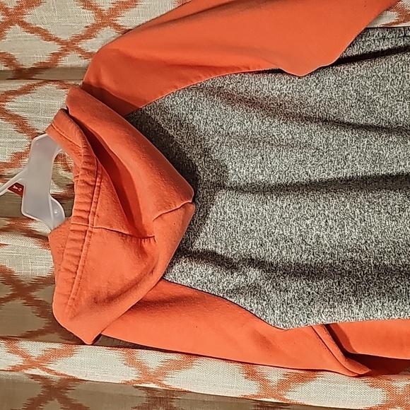 Women's Zip-up - Picture 4 of 5